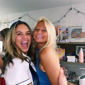 Meet your Posher, Greer